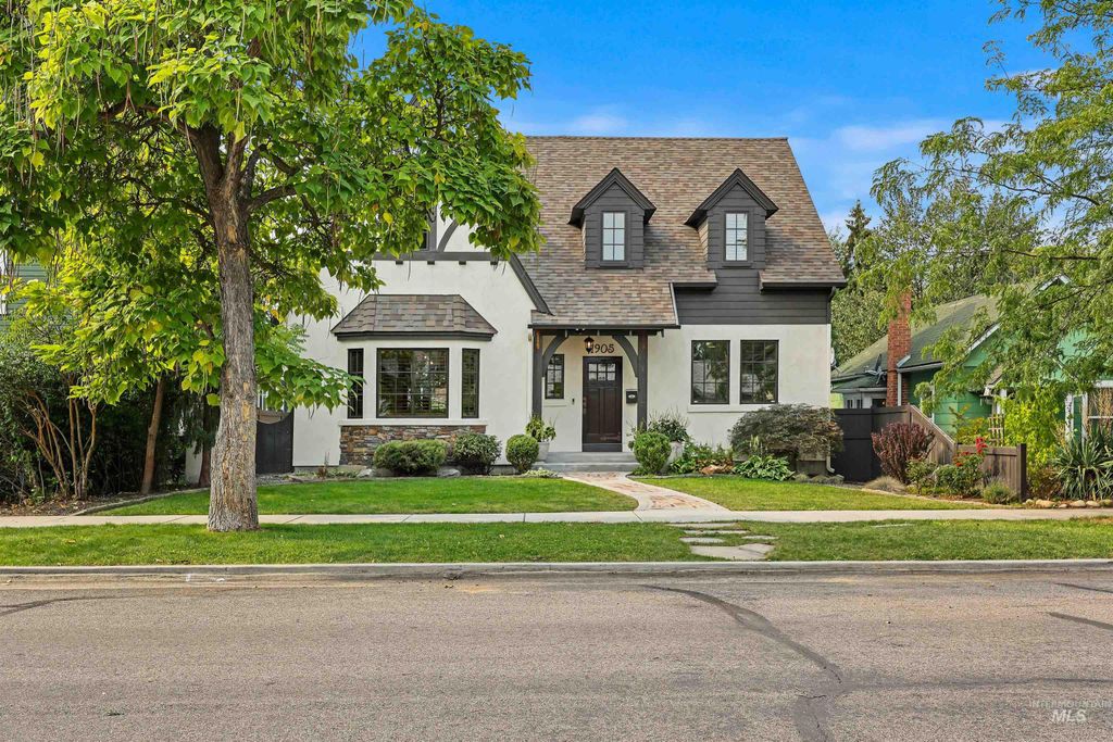 Photo of 1905 W Washington Street, Boise, ID 83702 (MLS # 98961294)