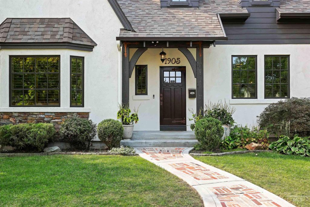 Photo of 1905 W Washington Street, Boise, ID 83702 (MLS # 98961294)