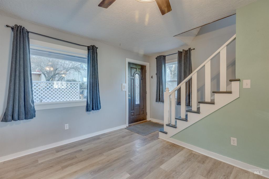 Photo of 212 E Henley St, Moscow, ID 83843 (MLS # 98982291)