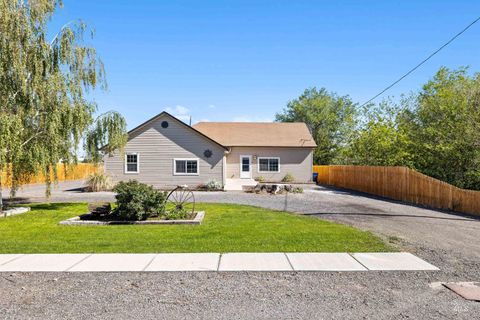 Photo of 526 North St, Filer, ID 83328 (MLS # 98987568)
