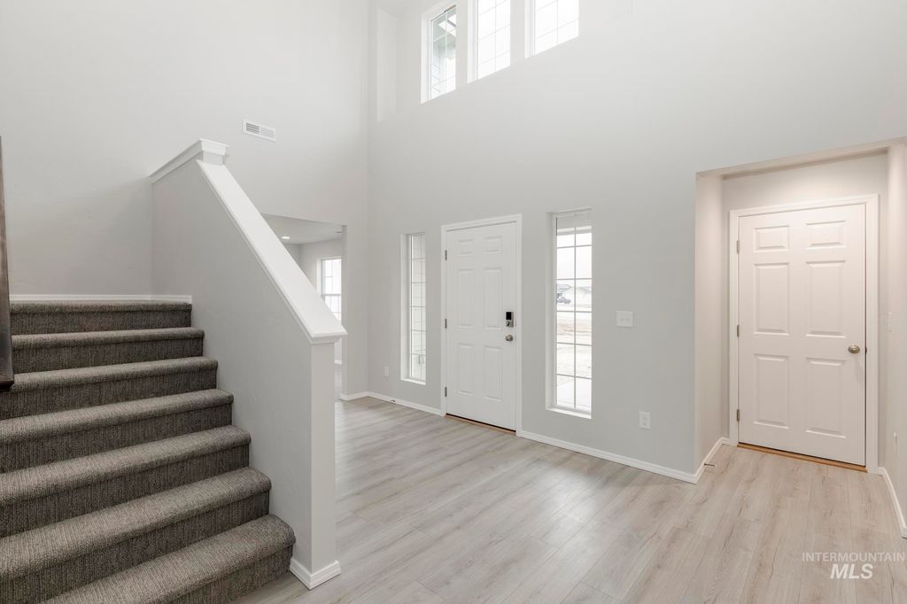 Photo of 17226 N Swan Springs Pl, Nampa, ID 83687 (MLS # 98974817)