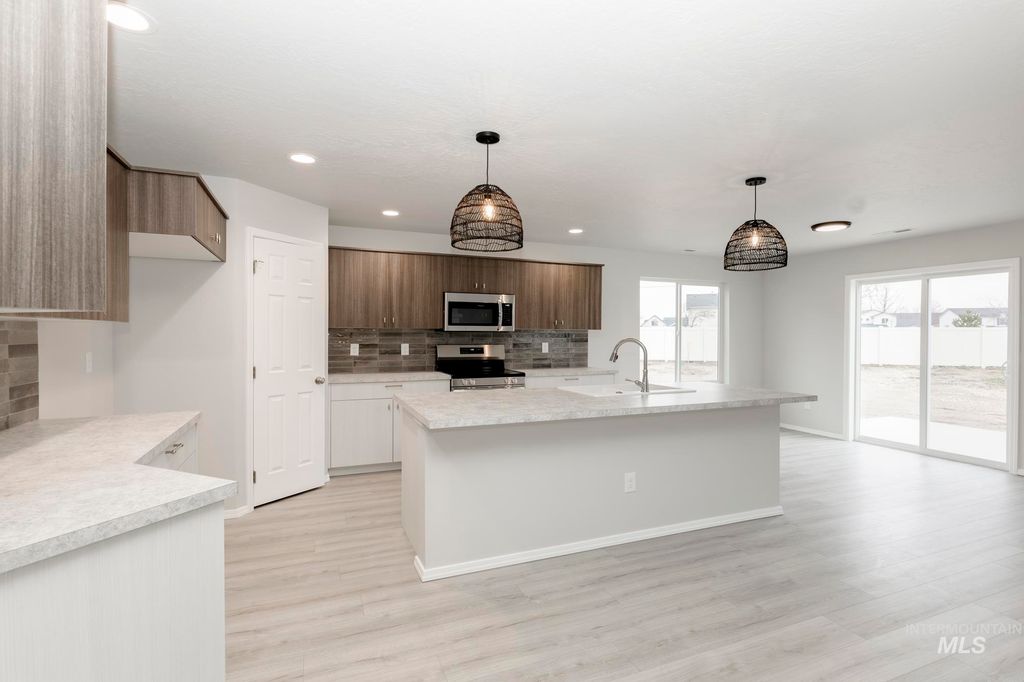 Photo of 17226 N Swan Springs Pl, Nampa, ID 83687 (MLS # 98974817)