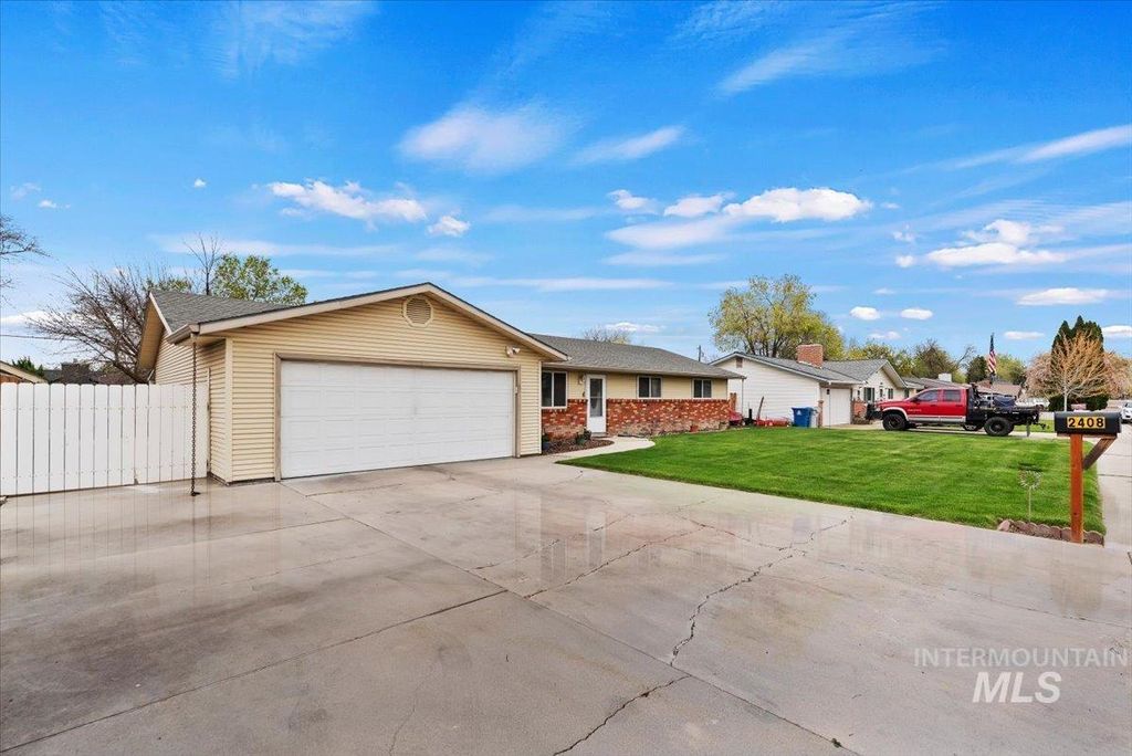 Photo of 2408 Wyoming Ave, Caldwell, ID 83605 (MLS # 98982049)