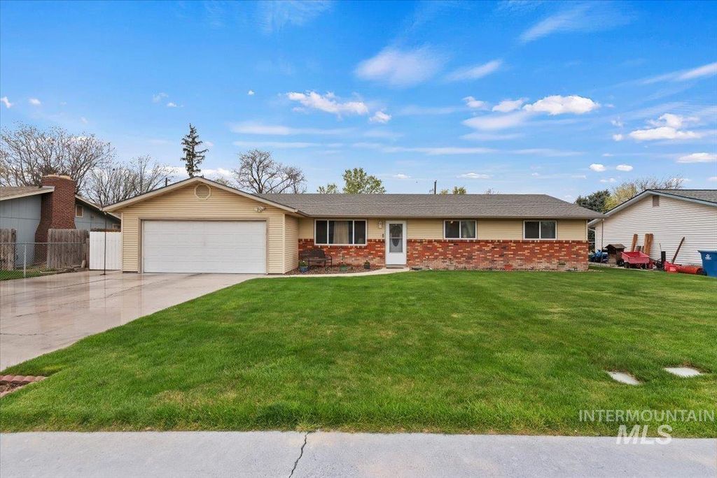 Photo of 2408 Wyoming Ave, Caldwell, ID 83605 (MLS # 98982049)