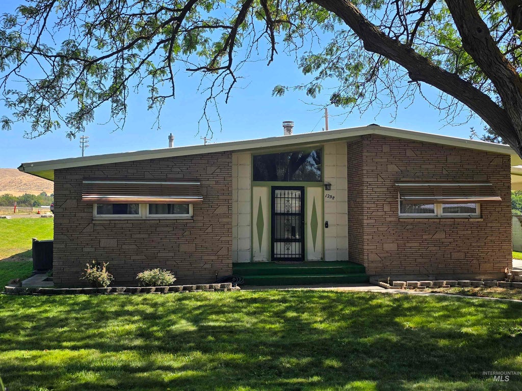 Photo of 1298 E 2nd, Weiser, ID 83672 (MLS # 98994002)