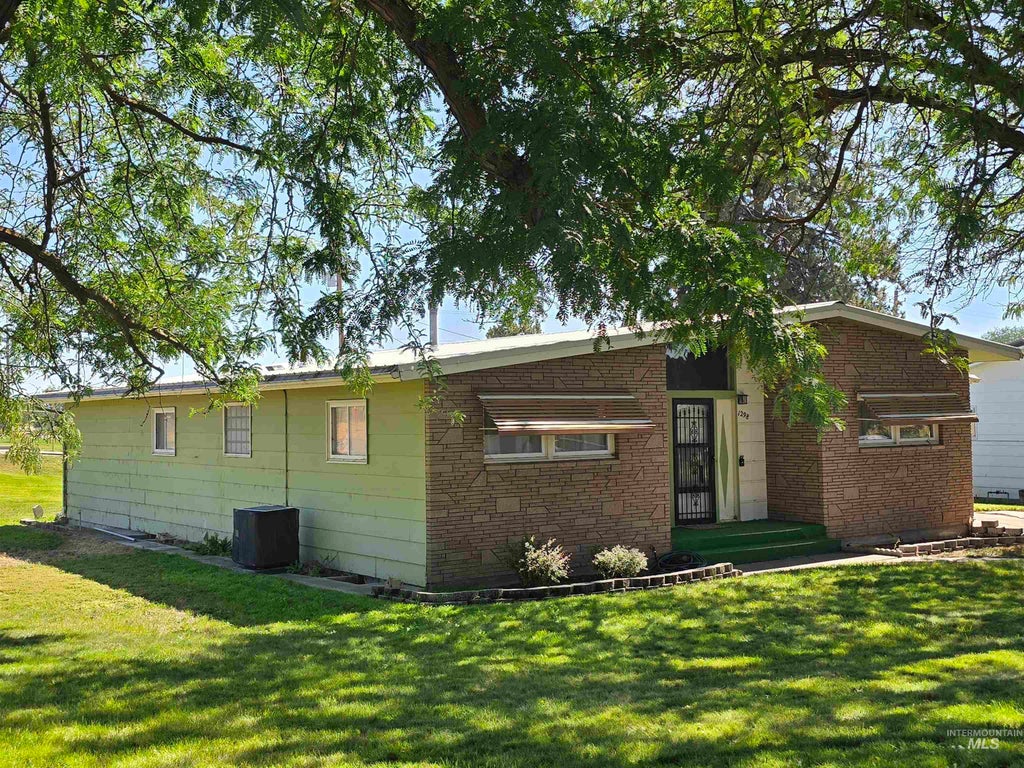 Photo of 1298 E 2nd, Weiser, ID 83672 (MLS # 98994002)