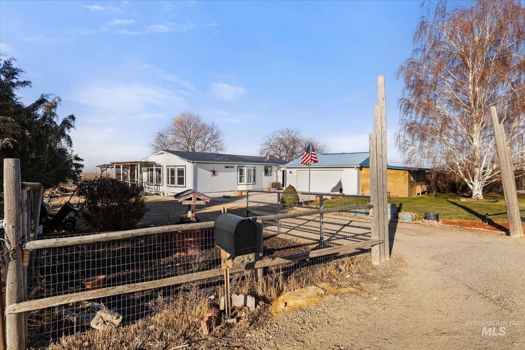 Photo of 19095 S Pleasant Valley Rd, Kuna, ID 83634 (MLS # 98968636)