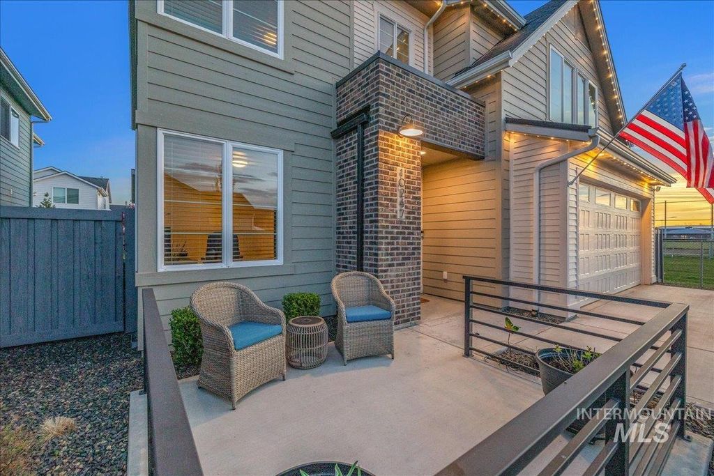 Photo of 10247 Silversun St, Nampa, ID 83687 (MLS # 98981343)