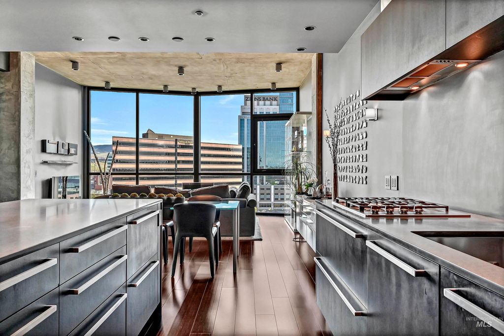 Photo of 851 W Front Street #1002, Boise, ID 83702 (MLS # 98967809)