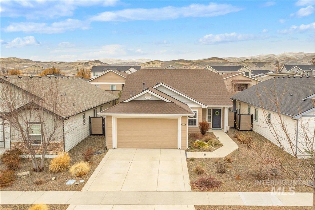 Photo of 5668 W Old Ranch St, Boise, ID 83714 (MLS # 98972577)