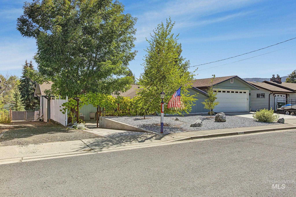 Photo of 317 S Boulevard ST, Grangeville, ID 83530 (MLS # 99000592)