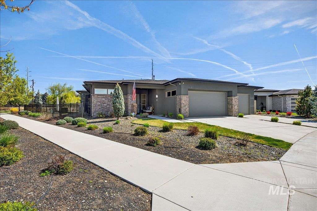 Photo of 4718 E Goldstone Dr, Meridian, ID 83642 (MLS # 98981340)