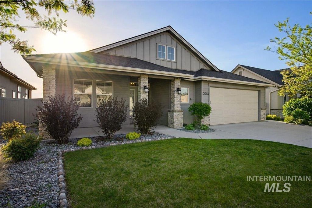 Photo of 3093 NW 13th St, Meridian, ID 83646 (MLS # 98983083)