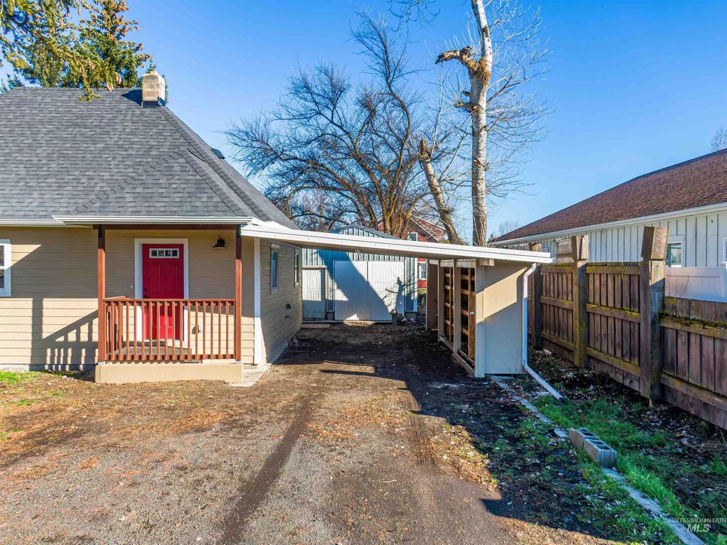 Photo of 1605 E F Street, Moscow, ID 83843 (MLS # 98975042)