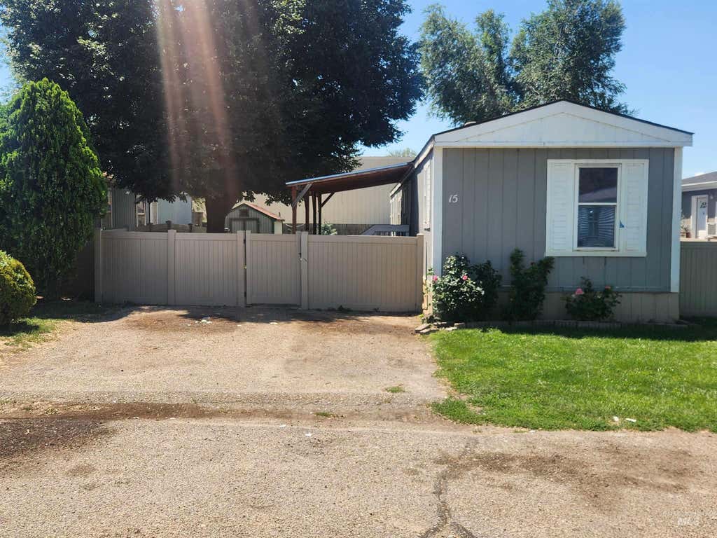 Photo of 616 N Kings Rd Trlr 15 RD, Nampa, ID 83687 (MLS # 98994042)
