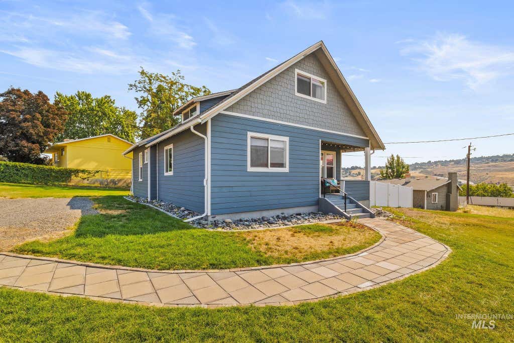 Photo of 610 18th Ave, Clarkston, WA 99403 (MLS # 98995864)