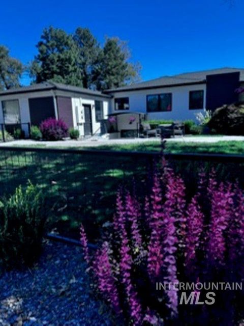 128 S Eagle Rd Eagle ID 83616