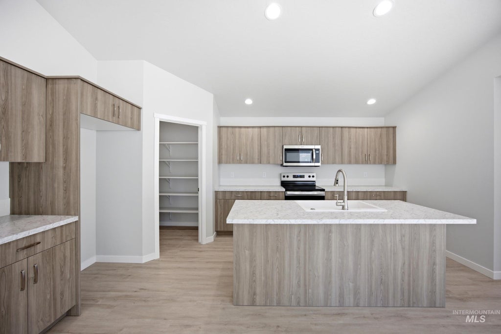 Photo of 543 W Novak Dr, Emmett, ID 83617 (MLS # 98989348)