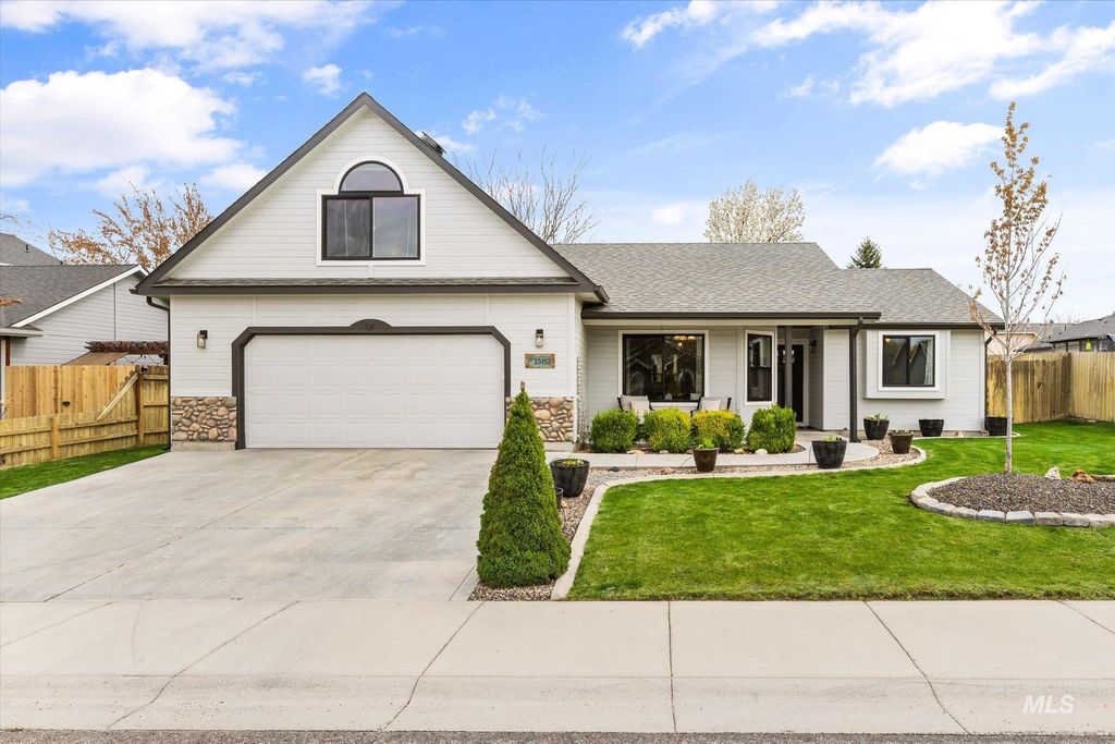 Photo of 1582 N Avain Ave, Kuna, ID 83634 (MLS # 98980349)