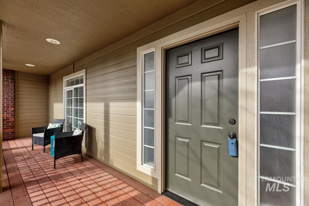 Photo of 992 N Pinnacle Way, Eagle, ID 83616 (MLS # 98972949)