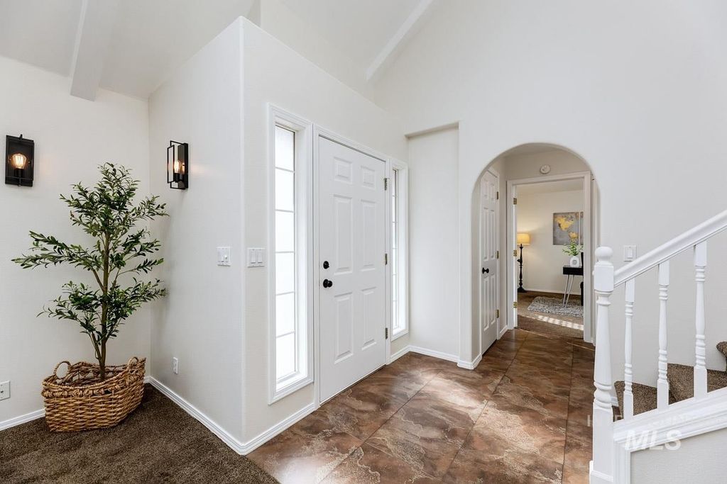 Photo of 992 N Pinnacle Way, Eagle, ID 83616 (MLS # 98972949)