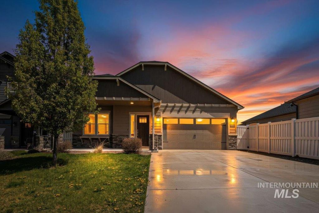 Photo of 6822 S Maverick Way, Boise, ID 83709 (MLS # 98982480)