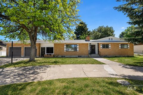 Photo of 612 Highland Rd, Jerome, ID 83338 (MLS # 98986580)