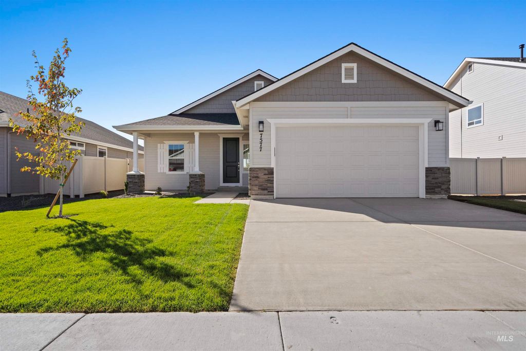 Photo of 10159 Bellevue Ridge St, Nampa, ID 83687 (MLS # 98985407)