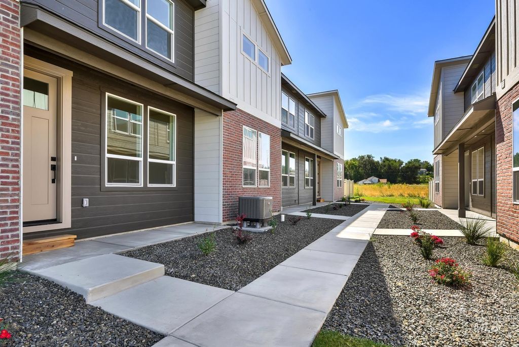 Photo of 2906 Nieve Lane, Caldwell, ID 83605 (MLS # 98972907)