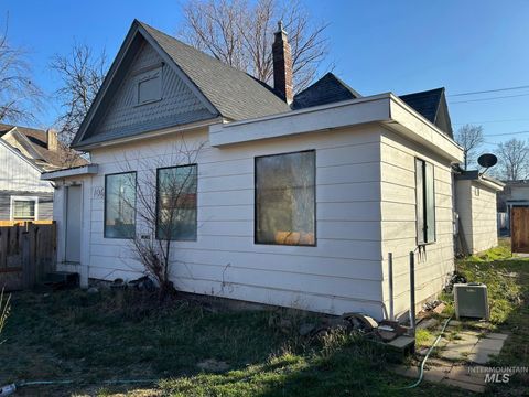 Photo of 706 5th Avenue, Lewiston, ID 83501 (MLS # 98969903)