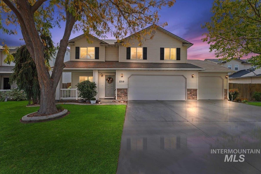 Photo of 2319 W Lake Pointe Ct, Nampa, ID 83651 (MLS # 99004193)