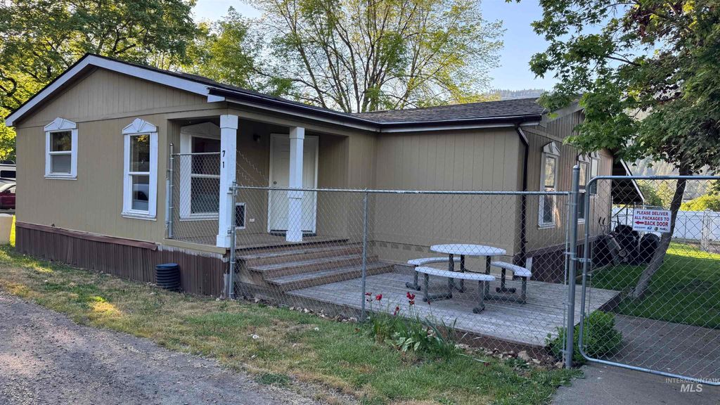 Photo of 71 Mallard Dr, Orofino, ID 83544 (MLS # 98984513)
