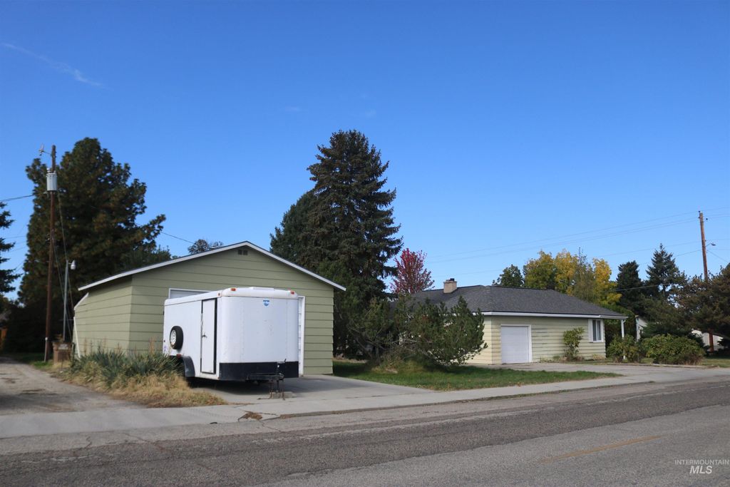 Photo of 1111 E Main Street, Emmett, ID 83617 (MLS # 98964819)