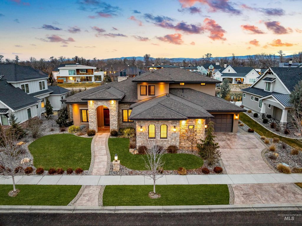 Photo of 1658 E Crowne Pointe Dr, Eagle, ID 83616 (MLS # 98975174)