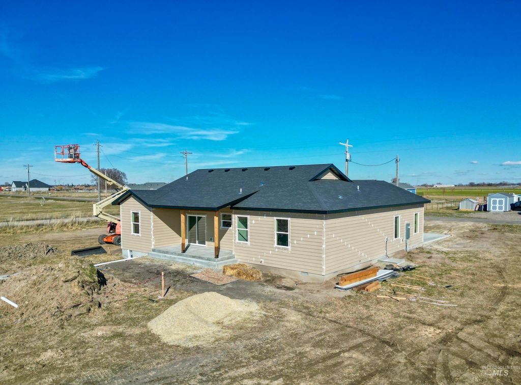 Photo of 327 S 100 W, Rupert, ID 83350 (MLS # 98976695)