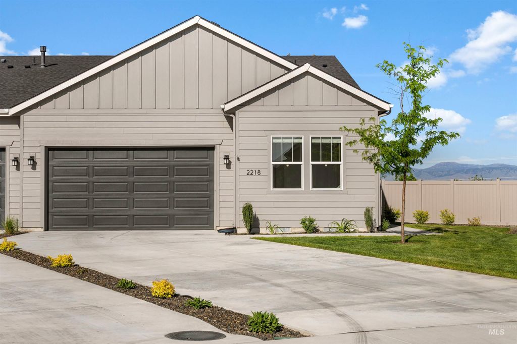 Photo of 2218 N Leatherwood Ave, Star, ID 83669 (MLS # 98985961)