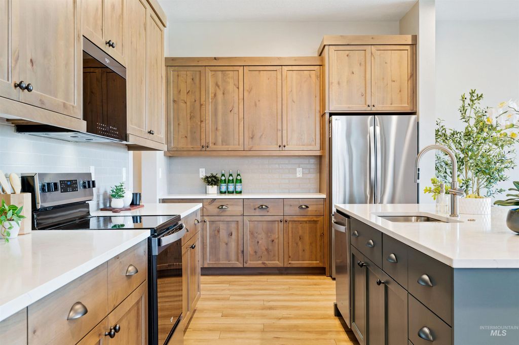 Photo of 2218 N Leatherwood Ave, Star, ID 83669 (MLS # 98985961)