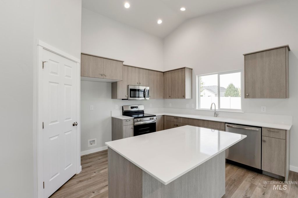 Photo of 15266 Queensbury Ave, Nampa, ID 83651 (MLS # 98981623)