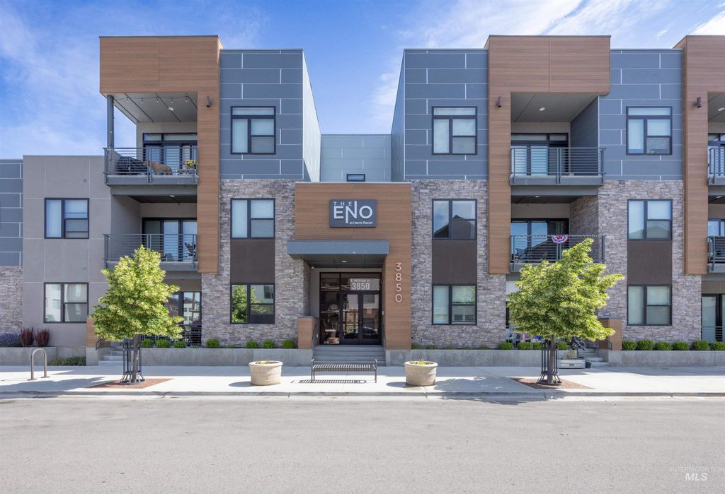 Photo of 3850 E Haystack St #107, Boise, ID 83716 (MLS # 98966118)