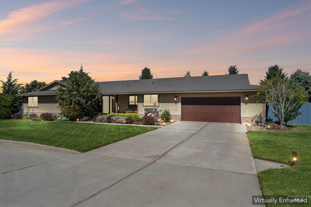 Photo of 1050 W South Slope Rd, Emmett, ID 83617 (MLS # 98981320)