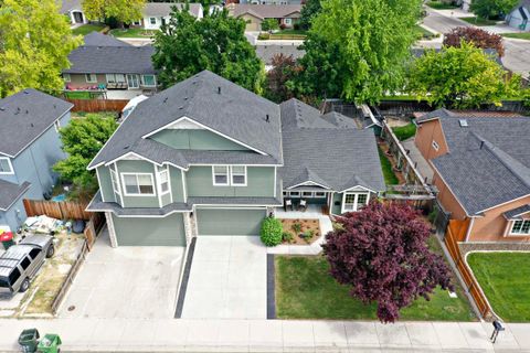 Photo of 2688 W Forecast St, Meridian, ID 83642 (MLS # 98986182)