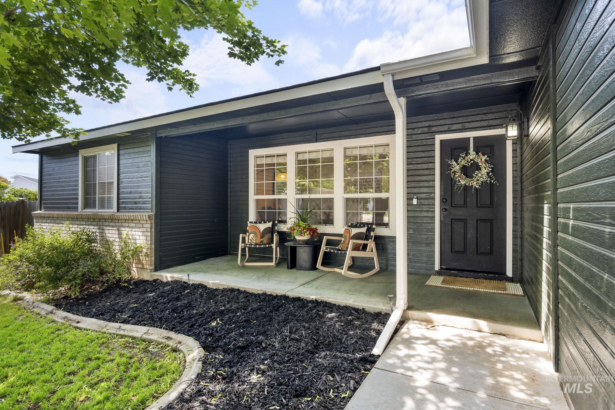 2245 N Sapphire Place