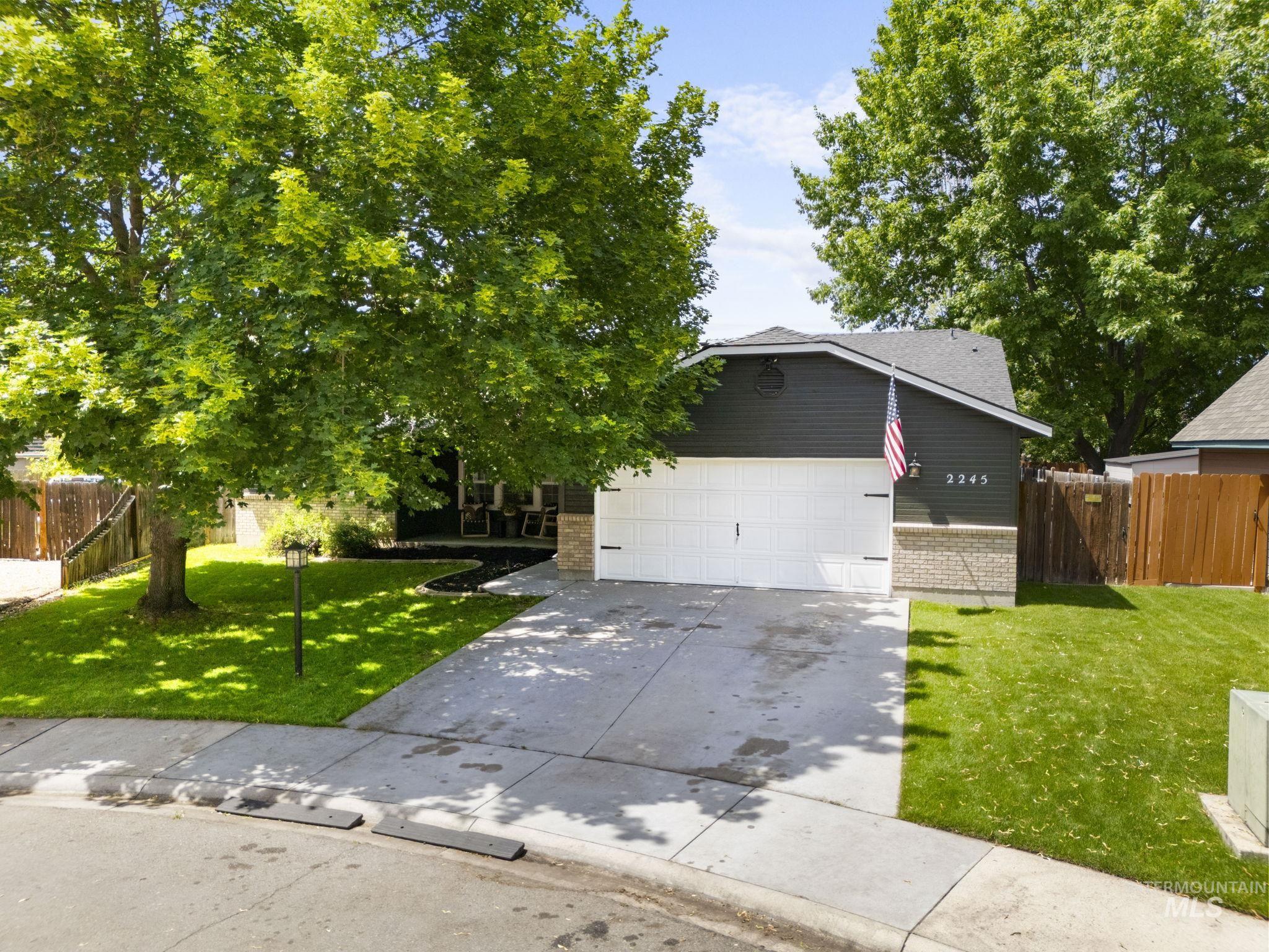 2245 N Sapphire Place