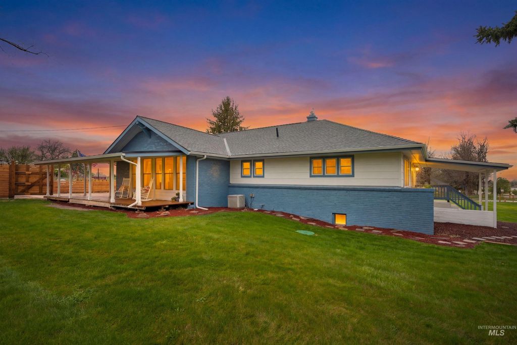 Photo of 7816 E Victory Rd, Nampa, ID 83687 (MLS # 98981189)