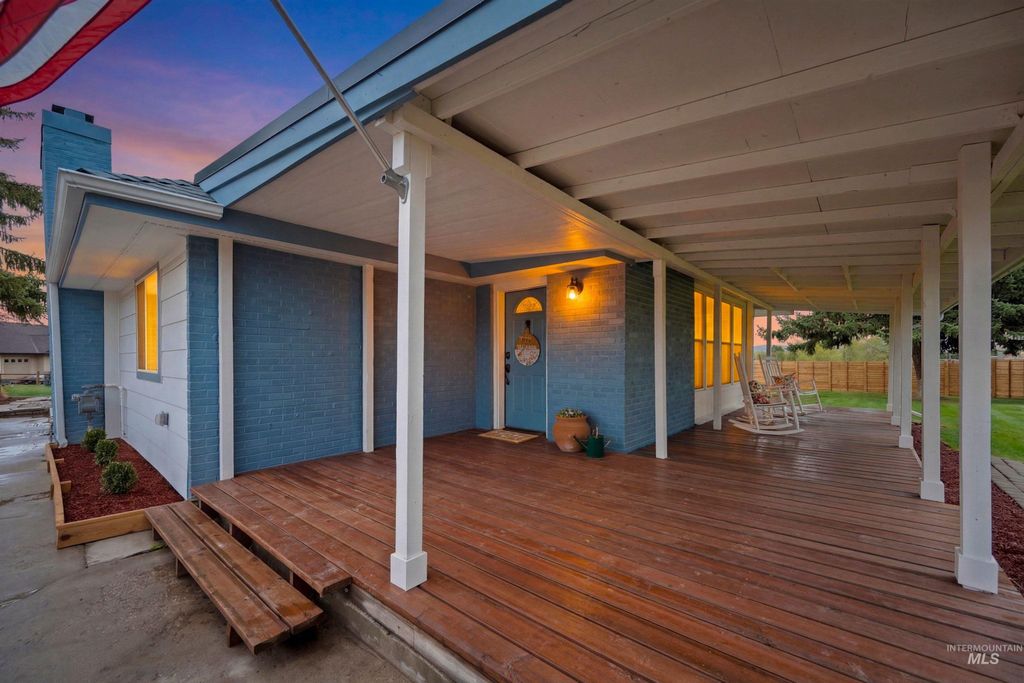 Photo of 7816 E Victory Rd, Nampa, ID 83687 (MLS # 98981189)