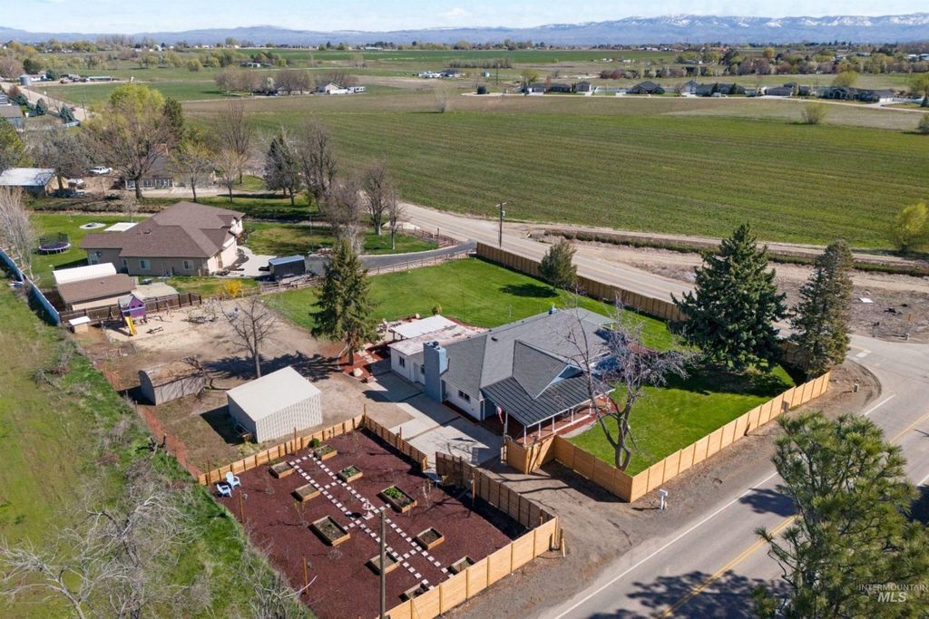 Photo of 7816 E Victory Rd, Nampa, ID 83687 (MLS # 98981189)