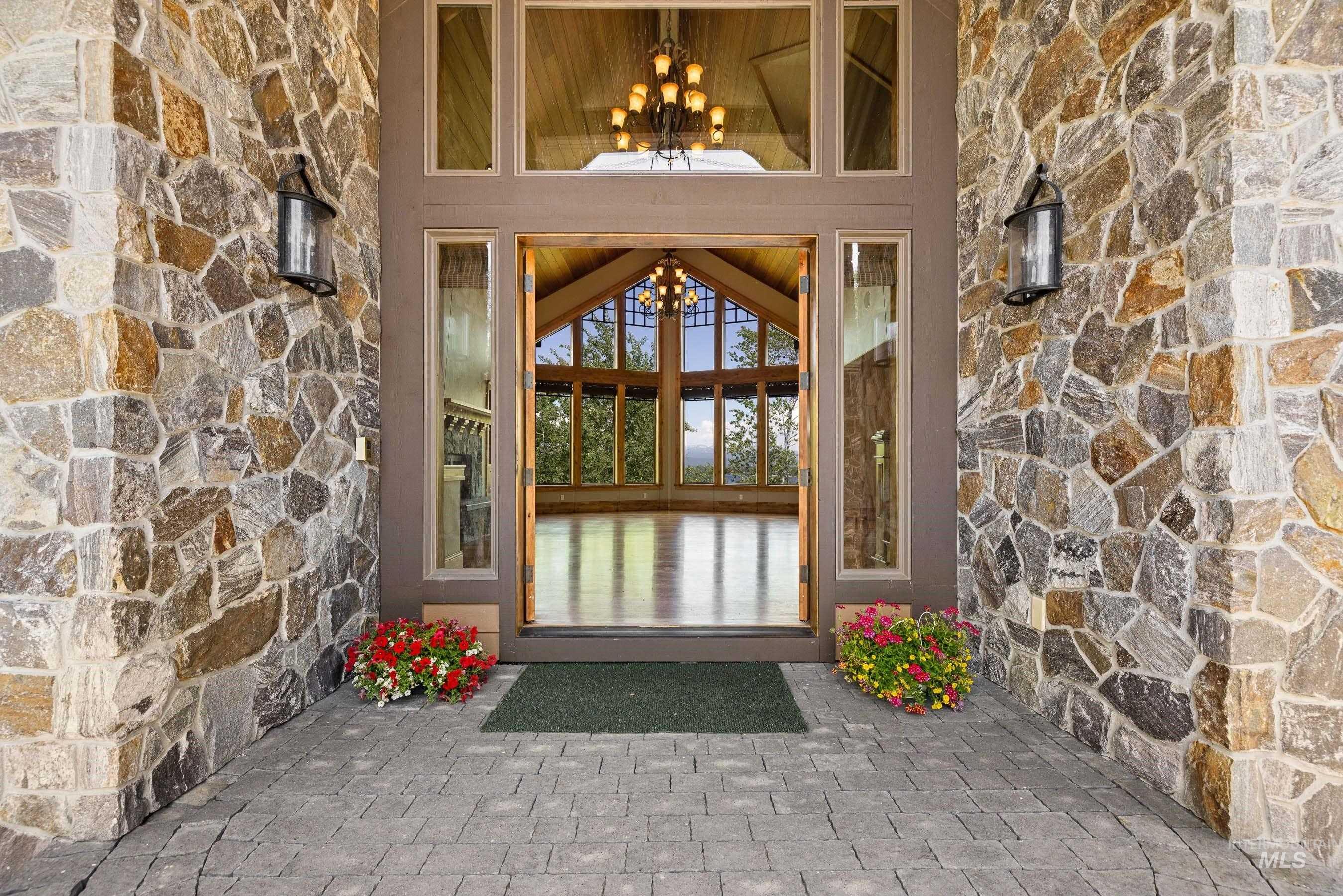 690 Discovery Drive