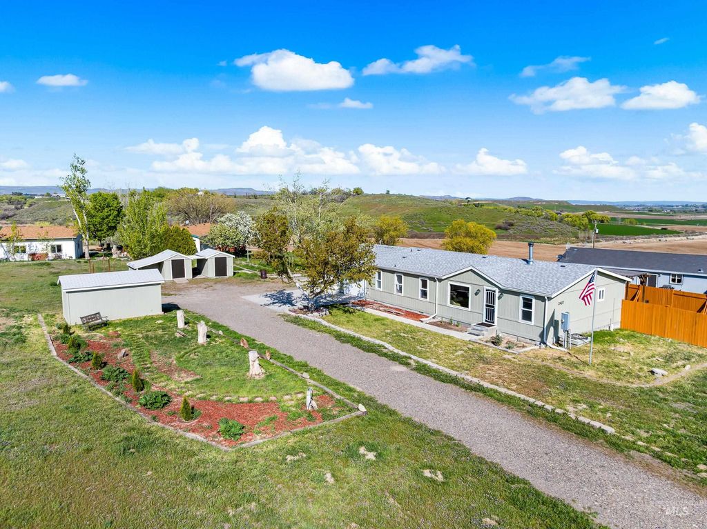 Photo of 2427 Northside Rd, Homedale, ID 83628 (MLS # 98982172)