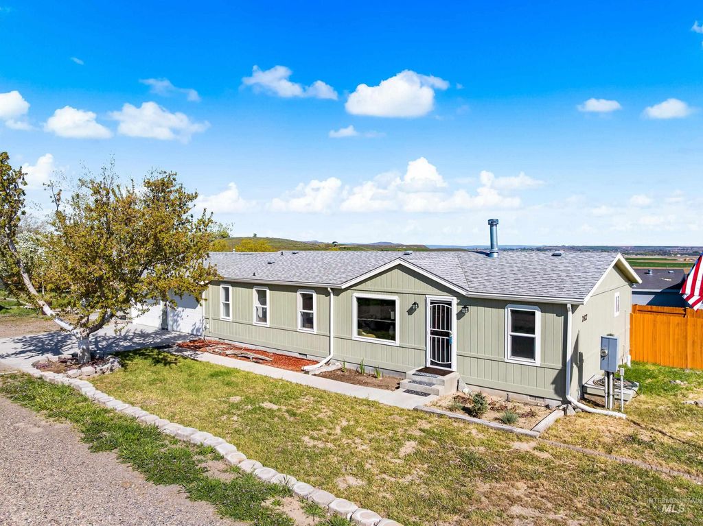 Photo of 2427 Northside Rd, Homedale, ID 83628 (MLS # 98982172)