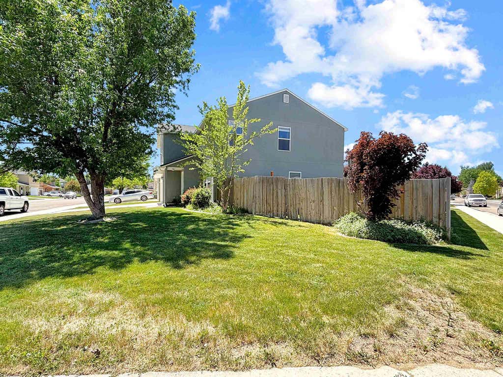 Photo of 118 Parkland Way, Caldwell, ID 83605 (MLS # 98991592)